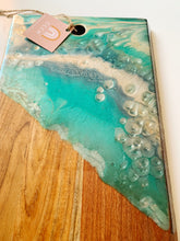 Load image into Gallery viewer, Resin Serving Board - Green lister and Champagne
