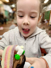 Load image into Gallery viewer, Cupcake decorating - Kiddies Party options
